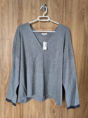 Reitmans Long Sleeve V-Neck Pullover